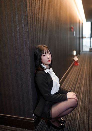 森林中的熊先生在冬眠中动漫